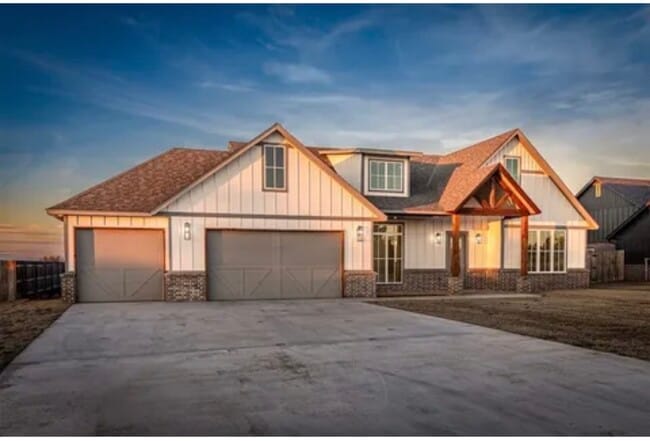 Photo - 7530 Highland Hls Dr