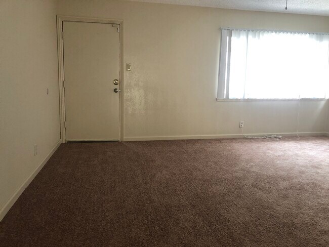 Photo - 560 E Mountain View St