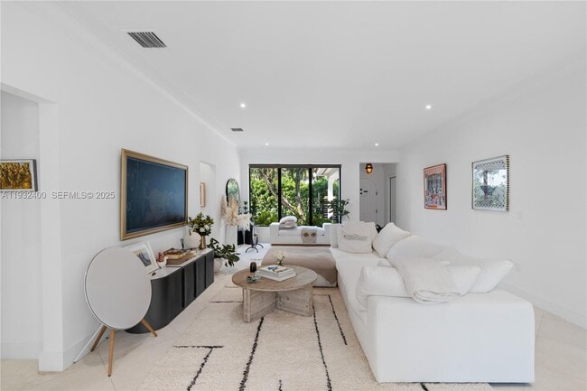 Photo - 2489 Meridian Ave