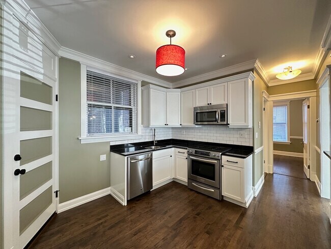 Photo - 1915 W Berenice Ave Unit J05P