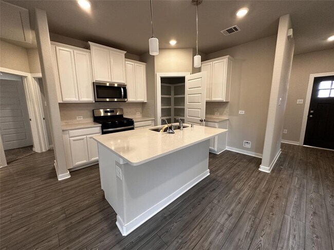 Photo - 17470 Buckeye Br