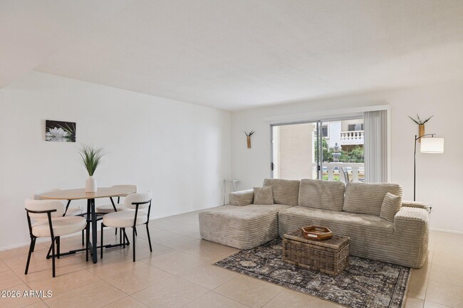 Building Photo - 7950 E Camelback Rd Unit 107