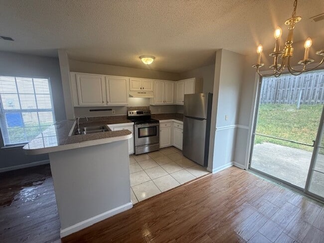 Photo - 148 Pinemast Court