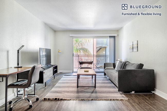 Building Photo - 4522 Woodman Ave Rental