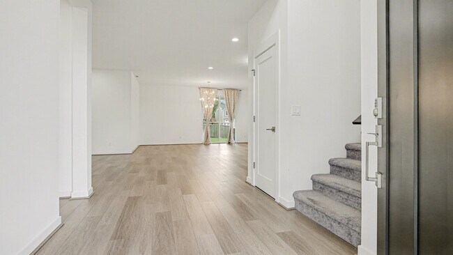 Photo - 33107 Evergreen Ave SE