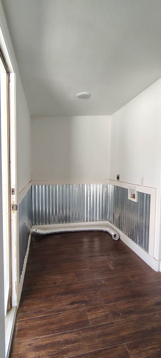 112 W Park St Unit 112 W Park #2