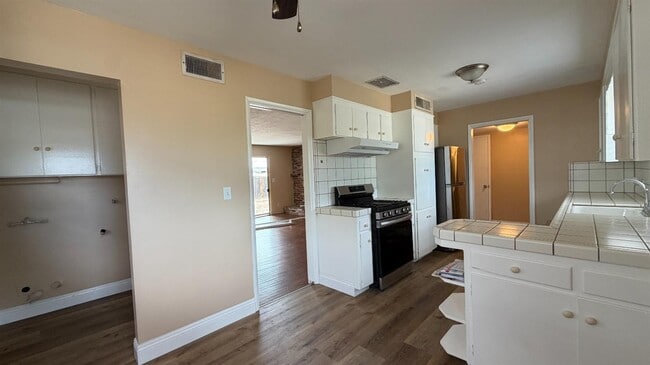 Photo - 1823 W Harvard Ave