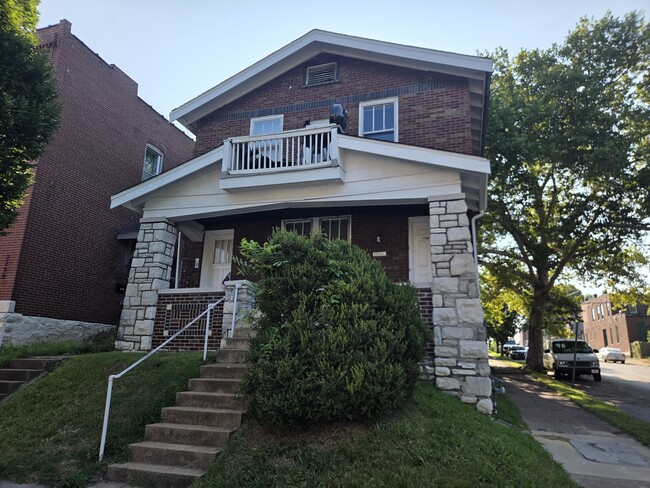 Building Photo - 3260 Michigan Ave Unit 3260