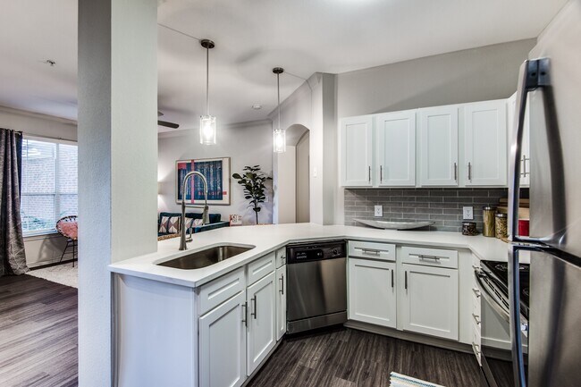 Photo - Aventura on Briar Forest