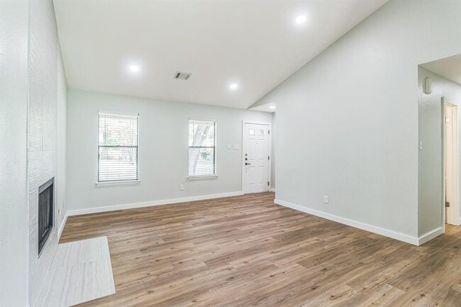 Photo - 1801 Verbena Way