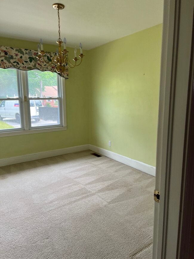 Dining room - 1202 State Rd S-21-1470