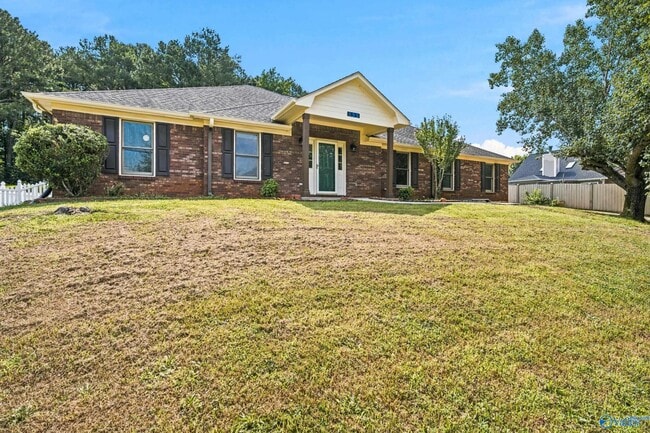 135 Castleton Dr