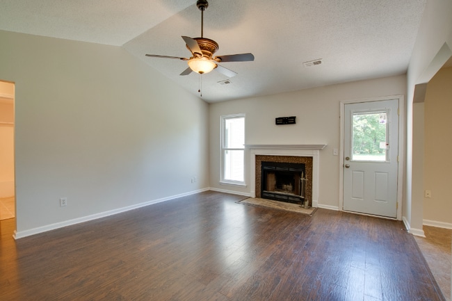 Photo - 238 Barberry Ln