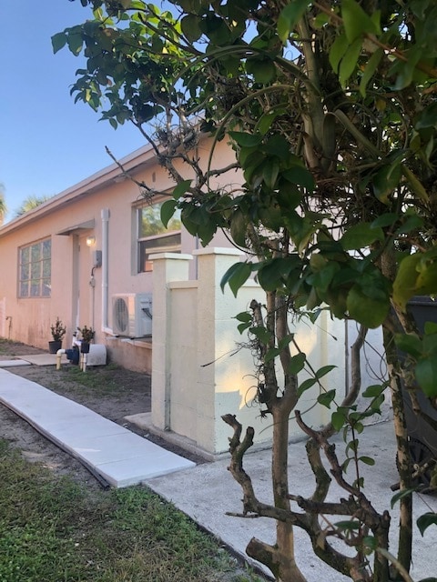 Entrada principal del estudio - 851 SW 49th Ter Unidad A