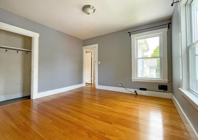 Photo - 35 Green St Unit 2