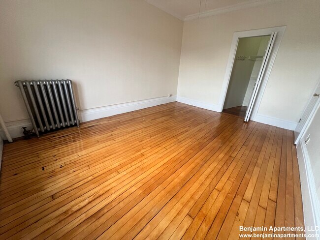 Photo - 433 Cambridge St Unidad 5