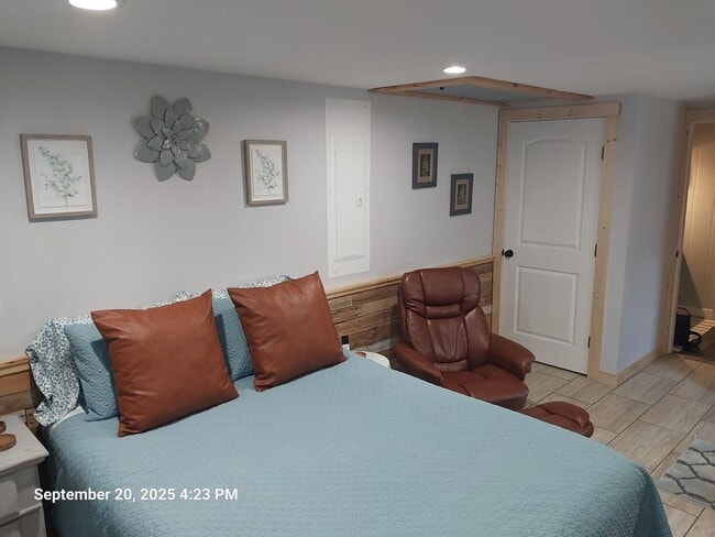 Photo - Charming One Bedroom ADU Furnished or Unfu...