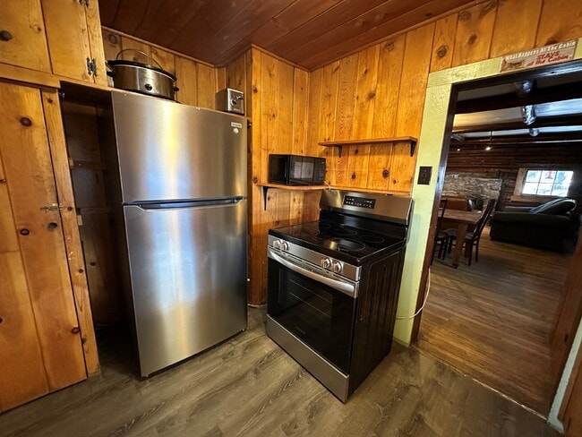 Photo - Two Bedroom Cabin in Indian Hills!