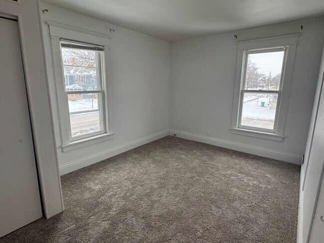 Photo - 321 W 5th St Unit 321 & 420-420