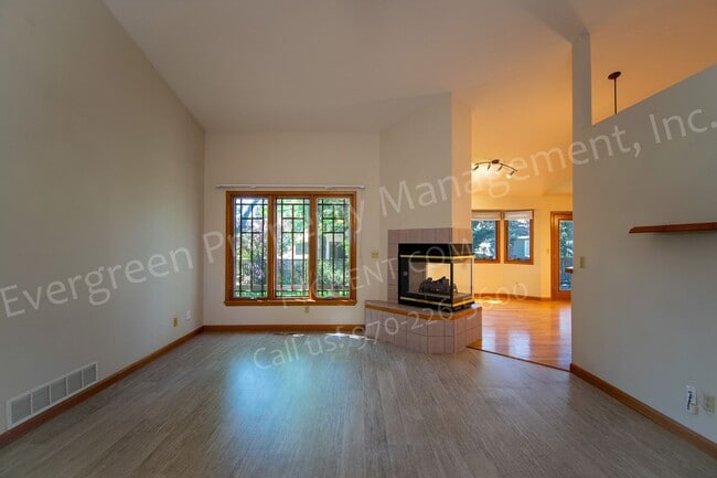 Photo - 1223 Red Oak Ct