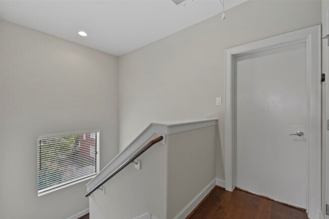 Building Photo - 2109 Winbern St Rental