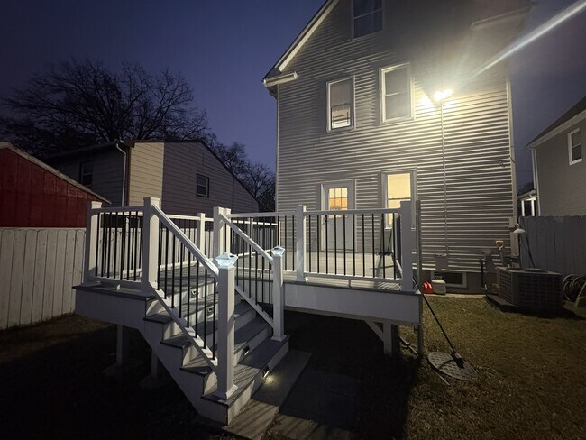 Photo - 413 Georges Pl