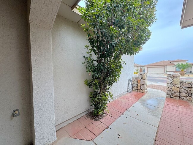 Photo - Northeast El Paso 3 Bed/2 Bath Refrig A/C