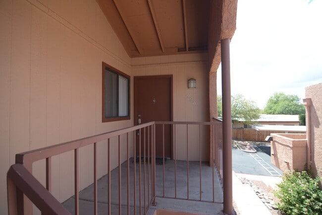 Building Photo - Recently Remodeled 2 Bedroom 2 Bath Condo!...