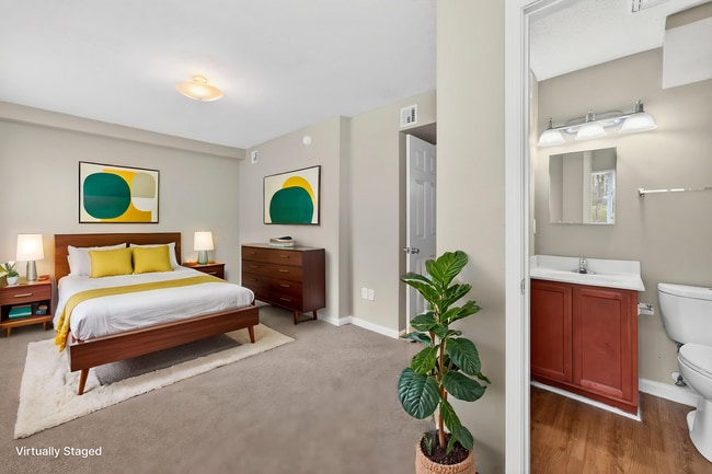 Spacious master suites - Kensington Village