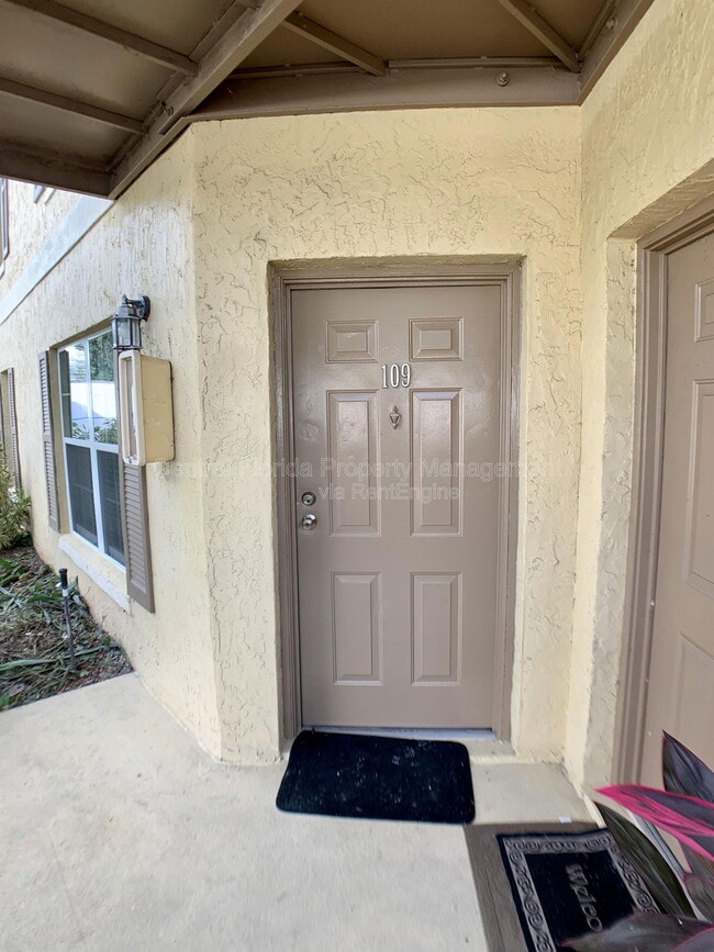 Photo - 3651 N Goldenrod Rd Unit B109