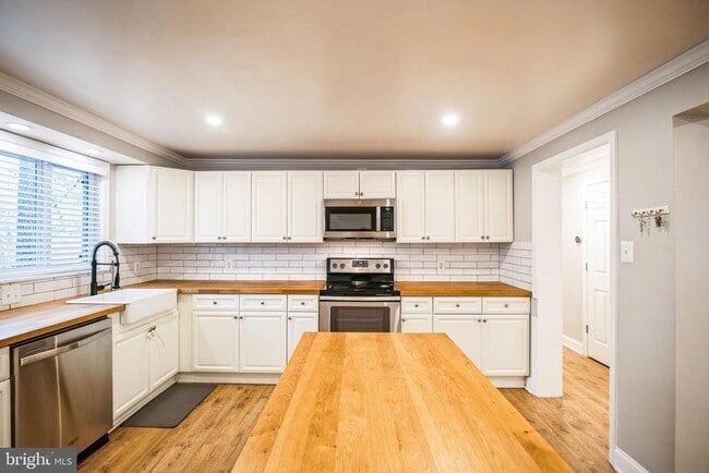 Photo - 16080 Deer Park Dr