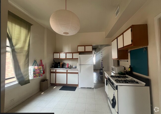 Building Photo - 1627 N Winchester Ave Unit 2 Rental