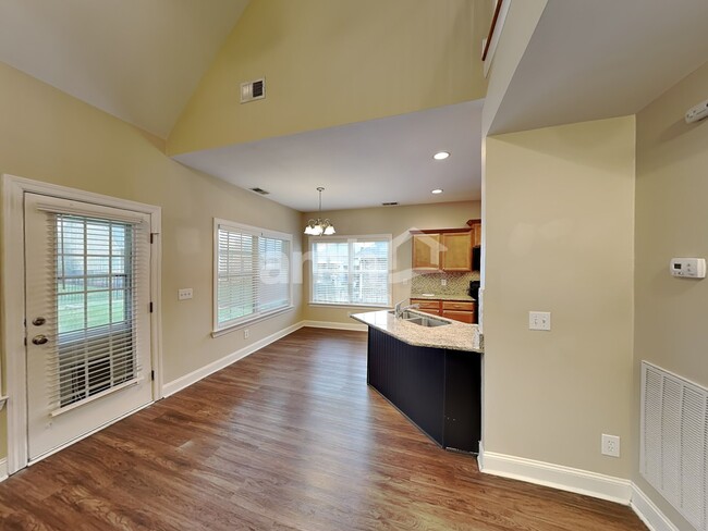 Photo - 4013 Lilac Ln