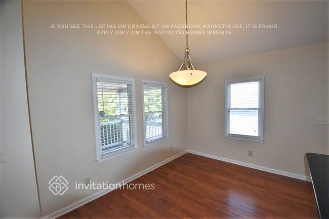 Photo - 1551 New St NE