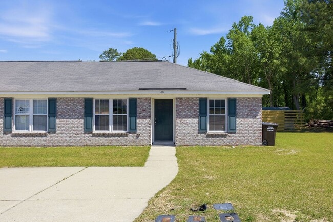 Building Photo - Renovated Apartment for rent