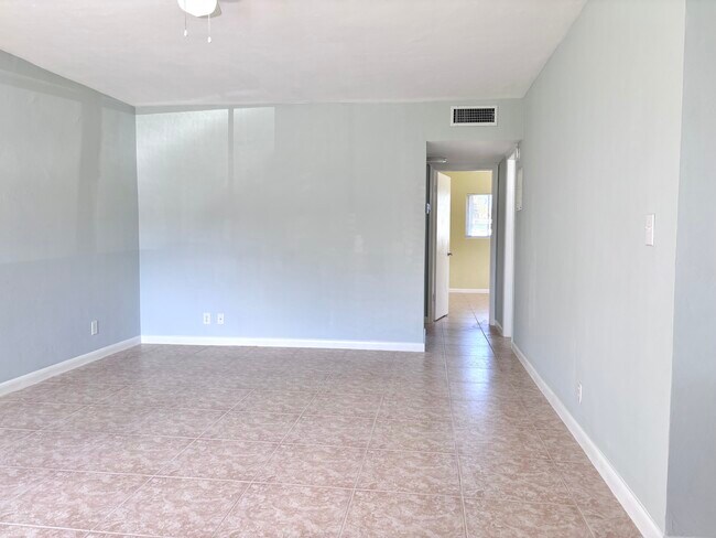 Photo - 1950 Lake Osborne Dr Unit #3