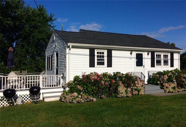 Photo - 140 Renfrew Ave House