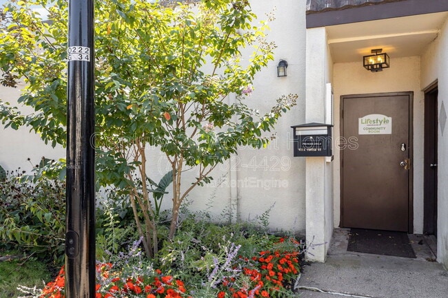 Photo - 609 Center St Unit T1