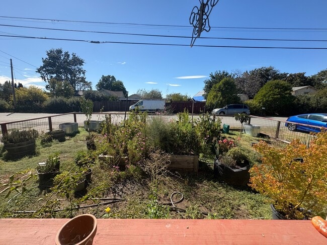 2656 Victoria Dr