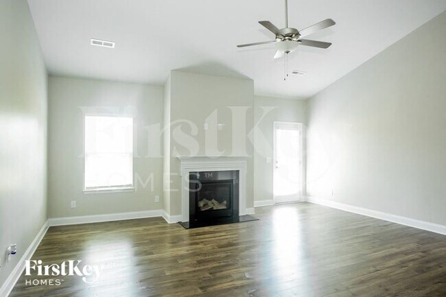 Photo - 6991 Collinwood Lane