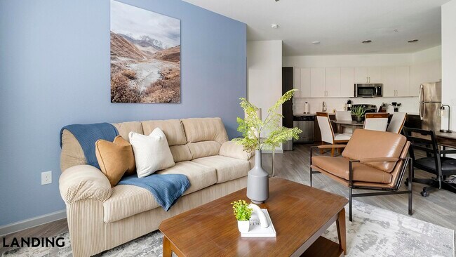 Building Photo - 1001 S Center St