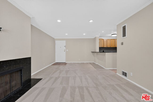 6505 Green Valley Cir Unidad 207