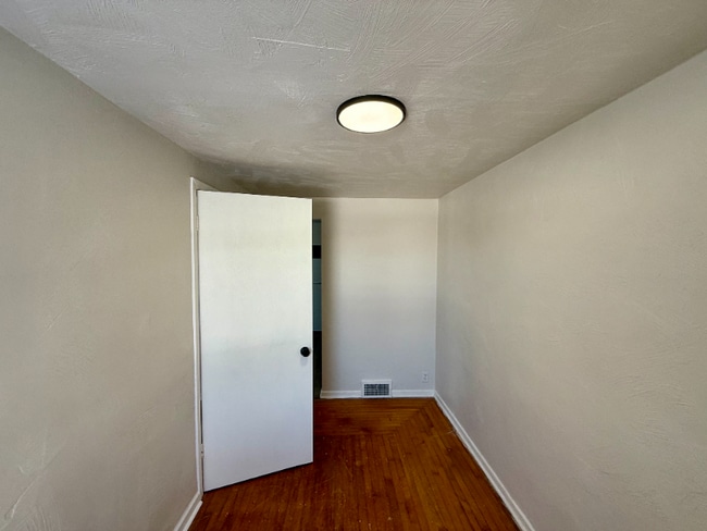 Photo - 1613-1615 Dewey St Unit 1613A