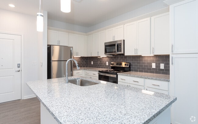1BR, 1BA - 748SF - Kitchen