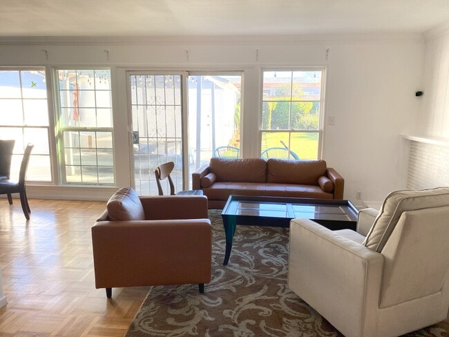 living room - 2906 Overland Ave