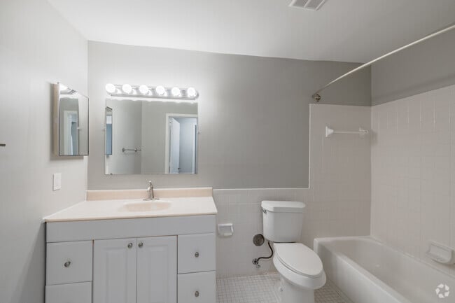 1BR, Classic - Bathroom