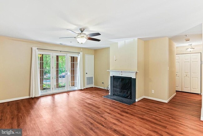 Building Photo - 4934 Columbia Rd