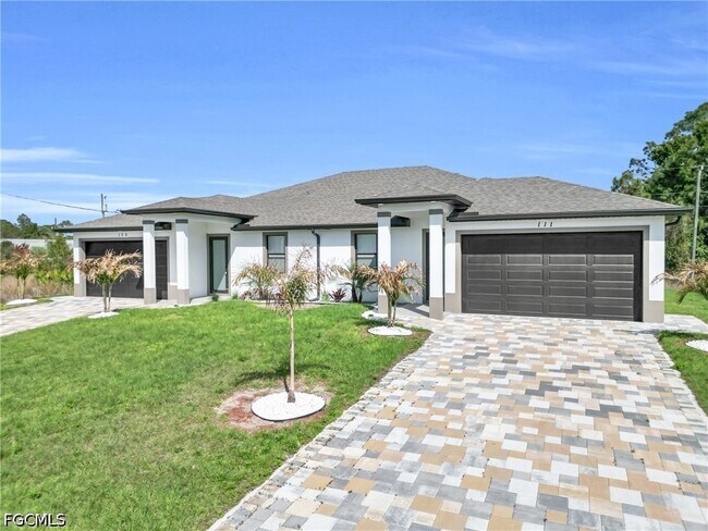 Photo - 111 Harry Ave S