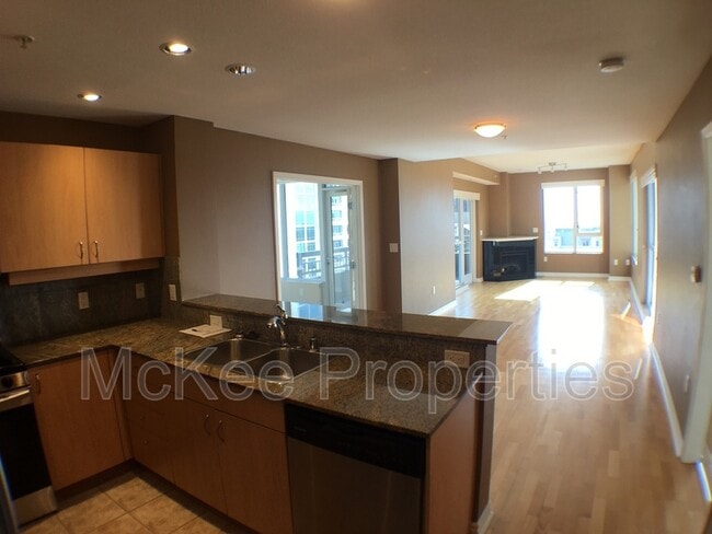 Photo - 300 W Beech St Unit #602