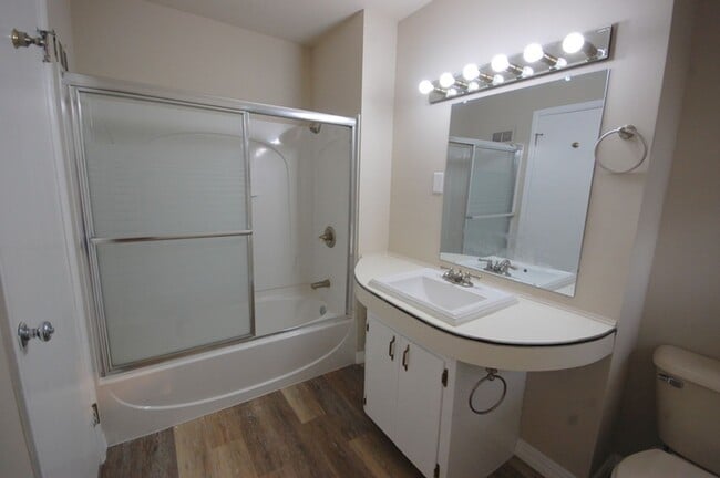 Photo - 3 Bedroom 2 Bathroom 2 Stall Attached Garage - Boone Iowa